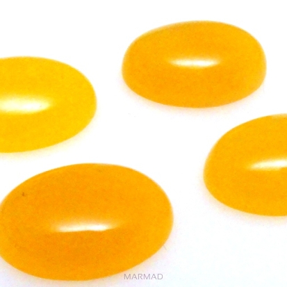 Kaboszon - jadeit żółty - owal 13x9mm
