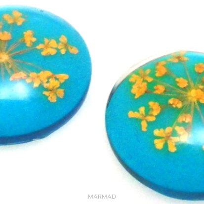 Kaboszon - moneta 20mm - zasuszone kwiaty - niebieski