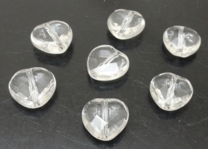 Kryształ górski fasetowany - serca 10x10mm- II gatunek