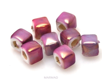 Nakładki na rzemienie i sznurki - kostki 6x6mm - ceramika różowo liliowa